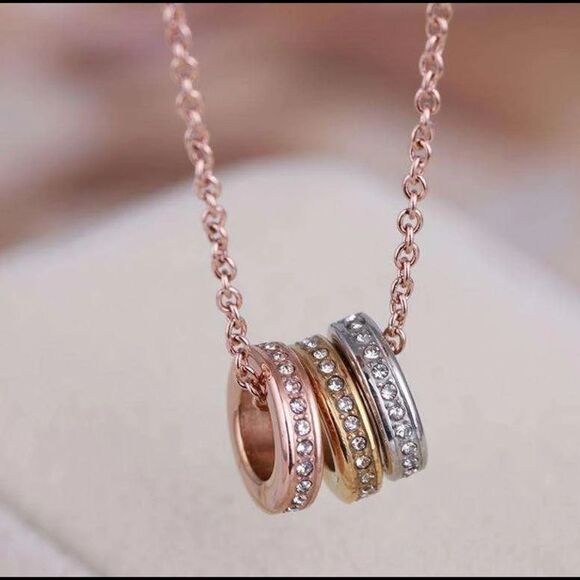 NWT Michael Kors Rose Gold Tri-Tone Logo Adjustable Necklace - Picture 1 of 9